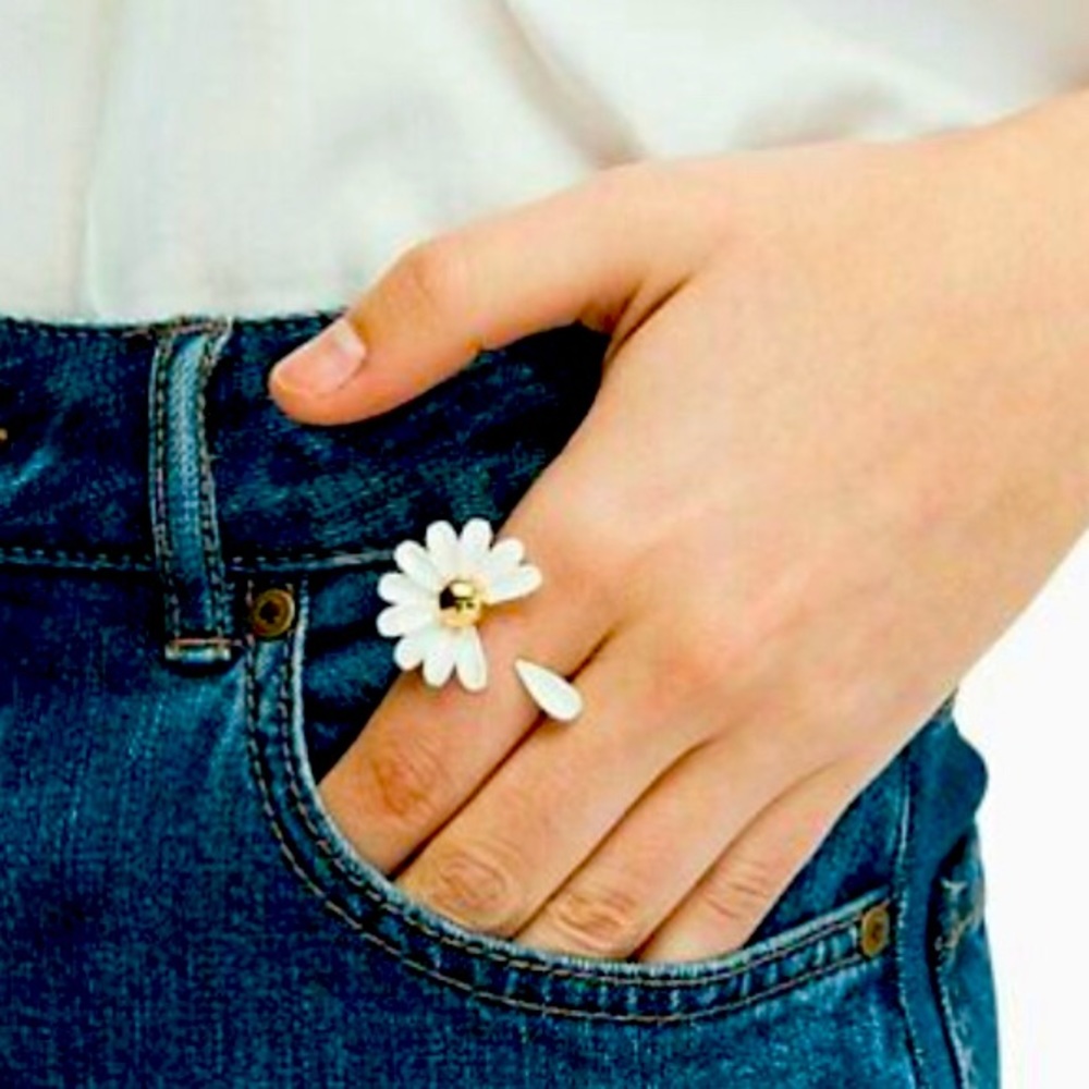 KATE SPADE Dazzling Daisies Into The Bloom Ring